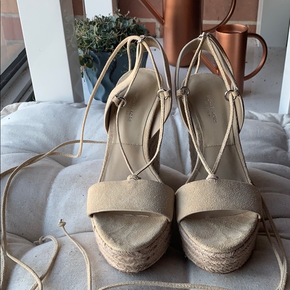 Michael Kors Collection | Tan Suede Wedges | Sz 7 - Picture 2 of 5